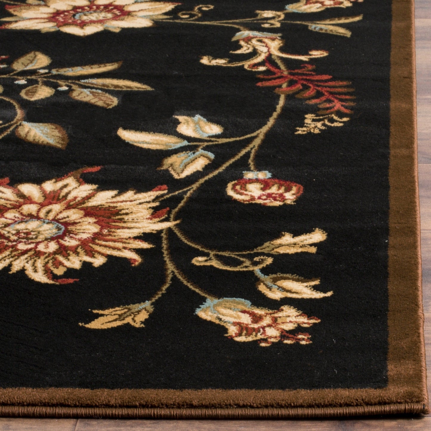 Tapis à motifs floraux traditionnels SAFAVIEH Lyndhurst Nazaria