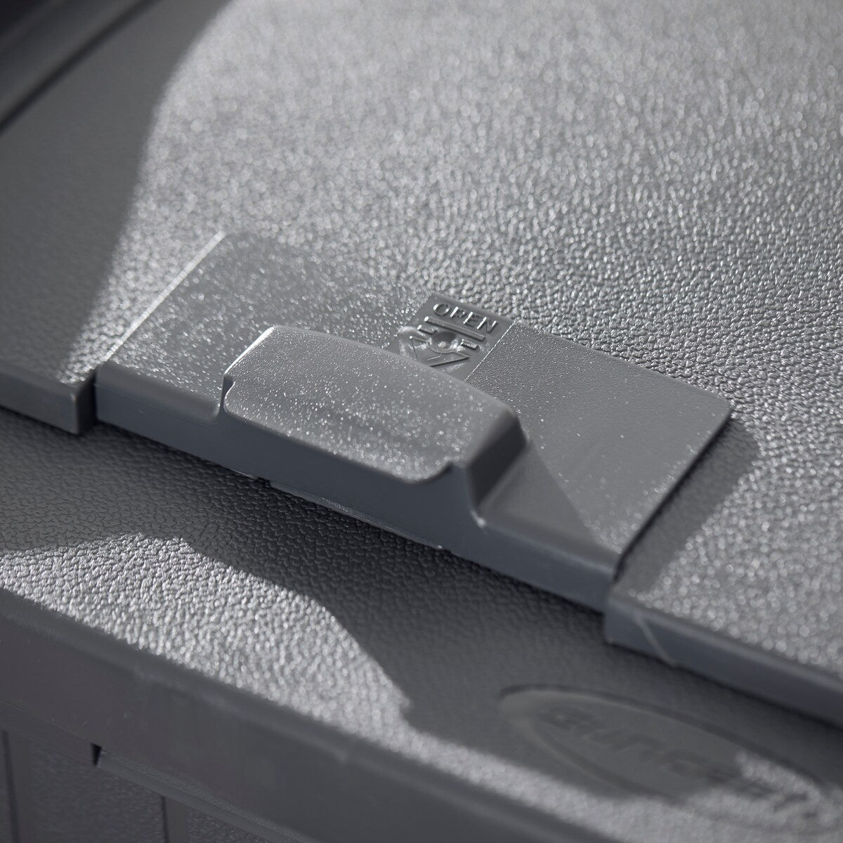 Poubelles Suncast Hideaway de 30 gallons pour l'extérieur et le cyberespace