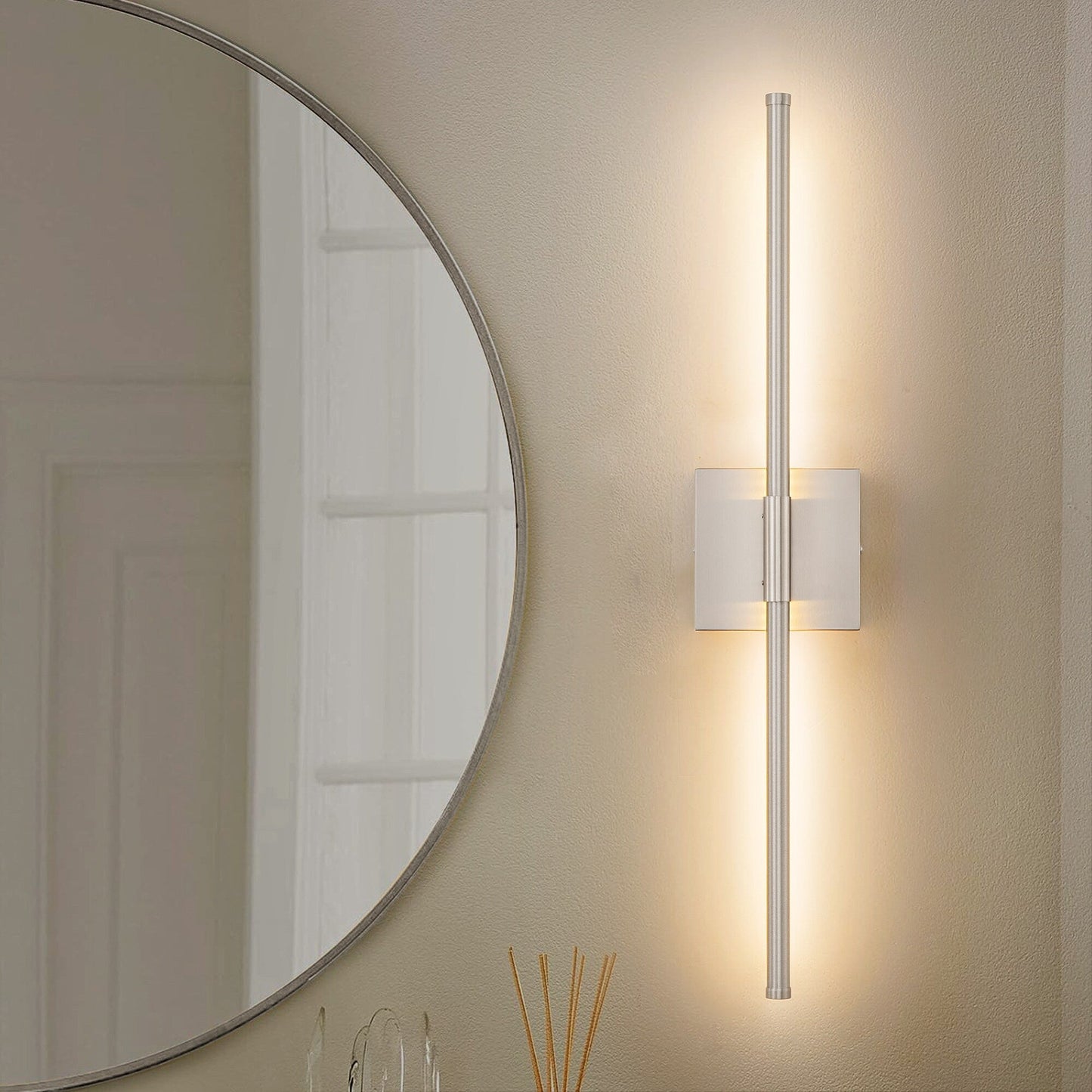 Applique murale LED linéaire moderne à 1 lumière, noire/dorée/nickel, à intensité variable, pour salle de bain.
