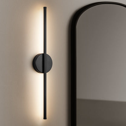 Applique murale LED linéaire moderne à 1 lumière, noire/dorée/nickel, à intensité variable, pour salle de bain.