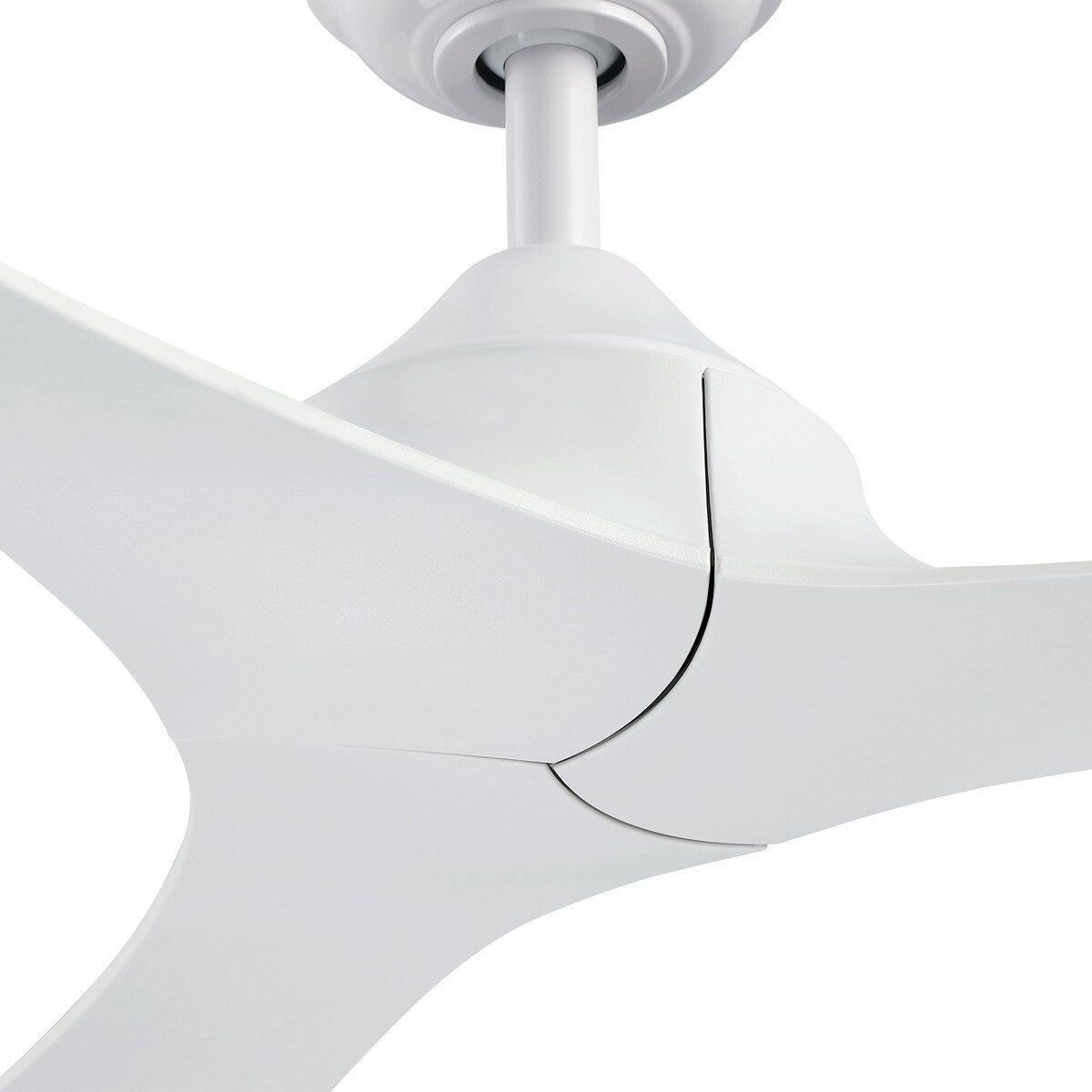 Ventilateur de plafond moderne noir à hélice à courant continu à 3 pales avec télécommande