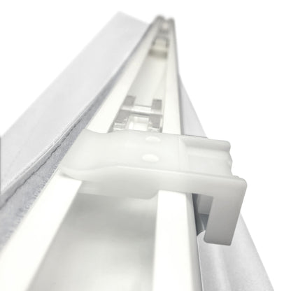 Stores romains en tissu occultants sans cordon Arlo Blinds blancs