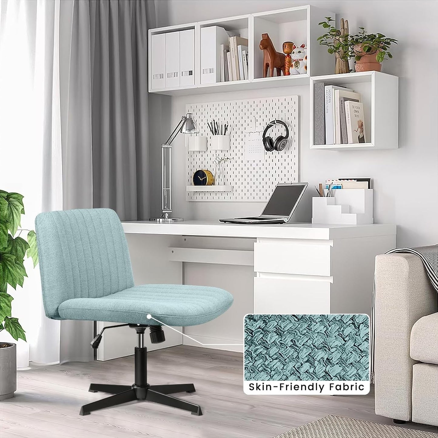 Chaise de bureau pivotante moderne BOSSIN Criss Cross Chair sans accoudoirs et sans roulettes, rembourrée en tissu.