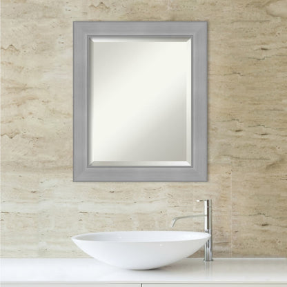 Miroir mural biseauté pour salle de bain - Cadre Vista en nickel brossé