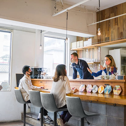 Tabourets de bar pivotants et réglables Bossin avec dossier – Hauteur comptoir