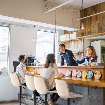 Tabourets de bar pivotants et réglables Bossin avec dossier – Hauteur comptoir