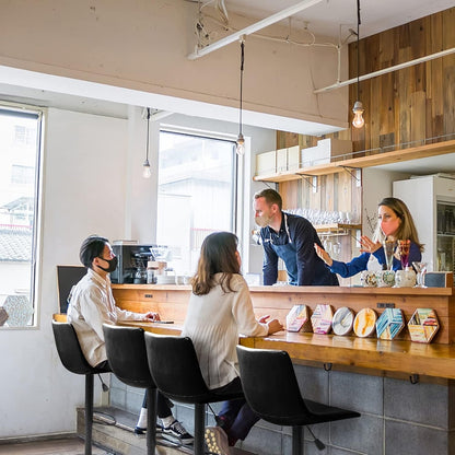 Tabourets de bar pivotants et réglables Bossin avec dossier – Hauteur comptoir