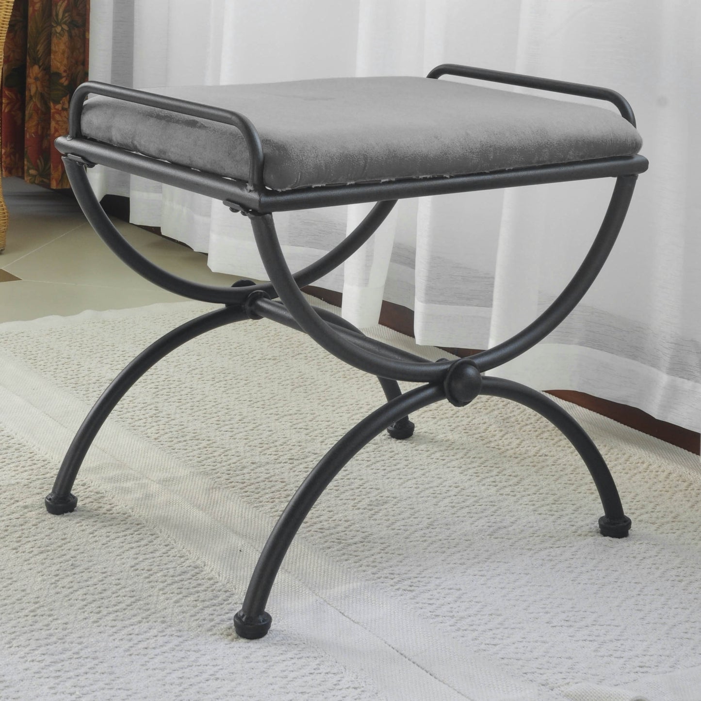 Tabouret de coiffeuse Cambridge en fer avec coussin