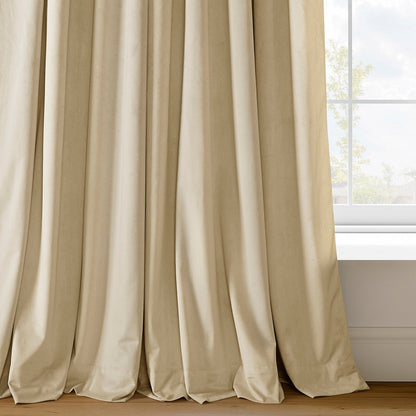 Rideau occultant en velours signature Exclusive Fabrics (1 panneau)