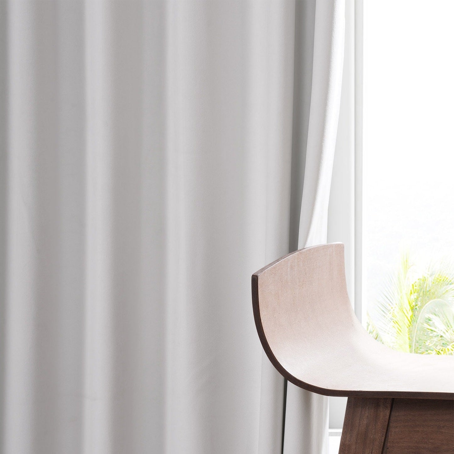 Rideaux occultants en velours peluche signature Exclusive Fabrics (1 panneau) - Rideaux doux et luxueux pour un contrôle optimal de la lumière et une touche d'élégance