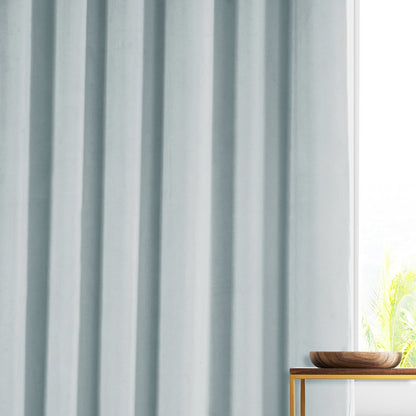 Rideaux occultants en velours peluche signature Exclusive Fabrics (1 panneau) - Rideaux doux et luxueux pour un contrôle optimal de la lumière et une touche d'élégance