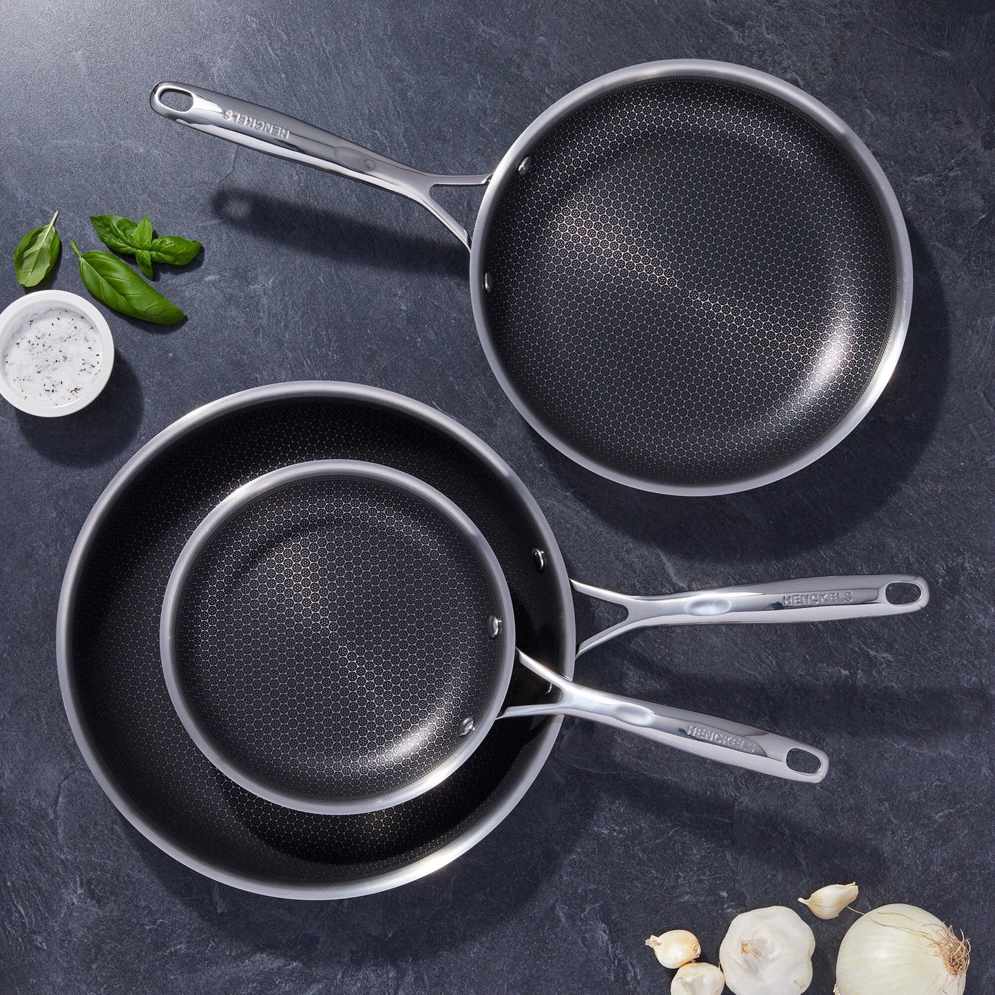 Ensemble de 3 poêles à frire HENCKELS Paradigm avec spatule et cuillère de service en prime - 5 pièces