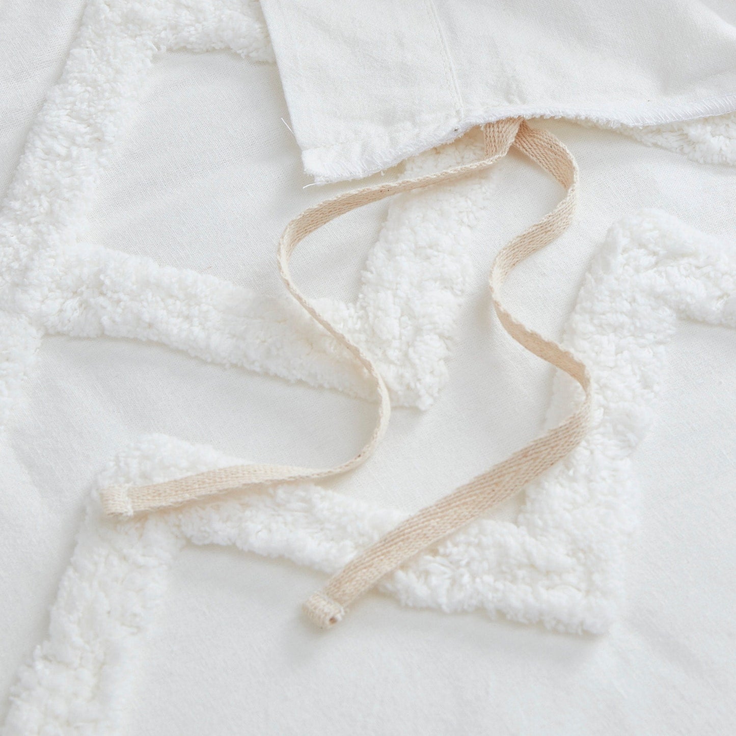 Parure de lit 3 pièces INK+IVY Mila en coton avec touffetage chenille