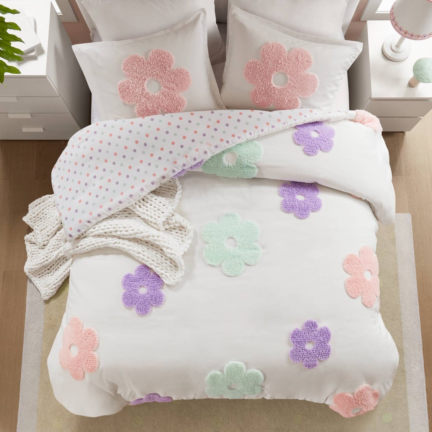 Parure de lit réversible en chenille tuftée Madeline Floral d'Intelligent Design Kids