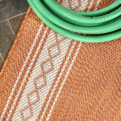 Tapis d'intérieur/extérieur JONATHAN Y Havana Classic à bordure losanges