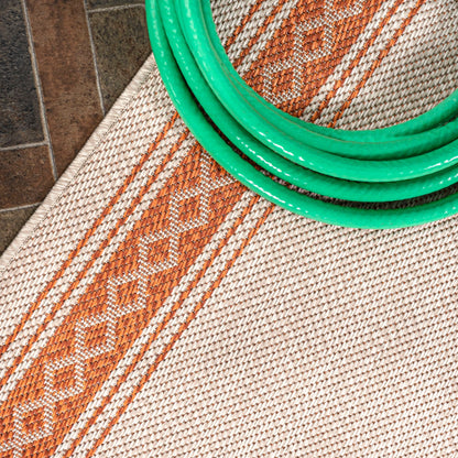 Tapis d'intérieur/extérieur JONATHAN Y Havana Classic à bordure losanges