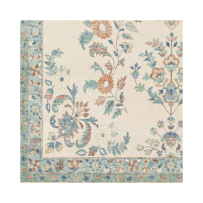 Tapis Livabliss Erin revisité, style traditionnel floral et botanique