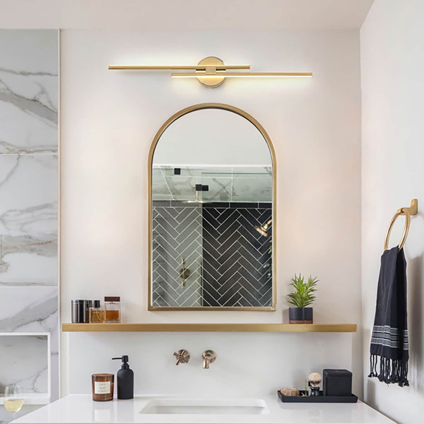 Applique murale minimaliste en métal linéaire à LED dimmable à 2 lumières