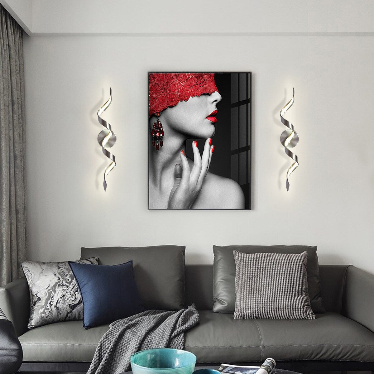 Applique murale LED moderne en spirale pour salle de bain, à intensité variable.