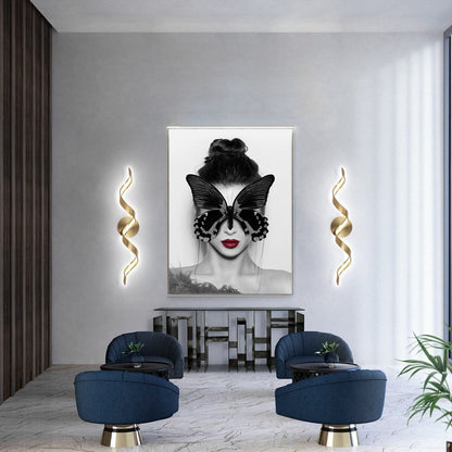 Applique murale LED moderne en spirale pour salle de bain, à intensité variable.