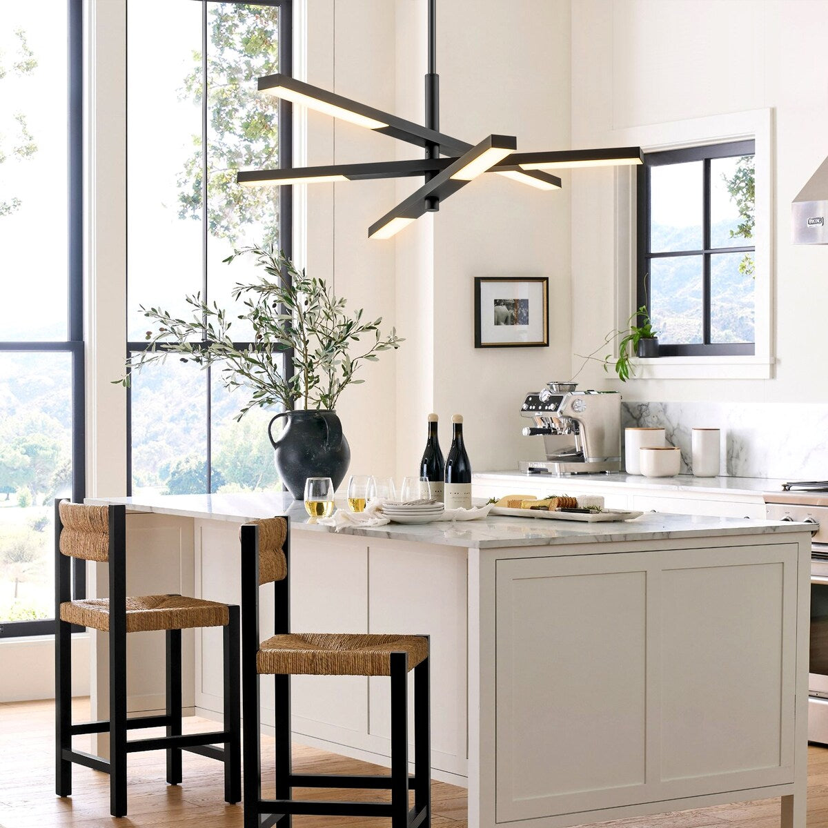 Lustre moderne linéaire à plusieurs niveaux de style Sputnik, lumière chaude 3000K, LED intégrée