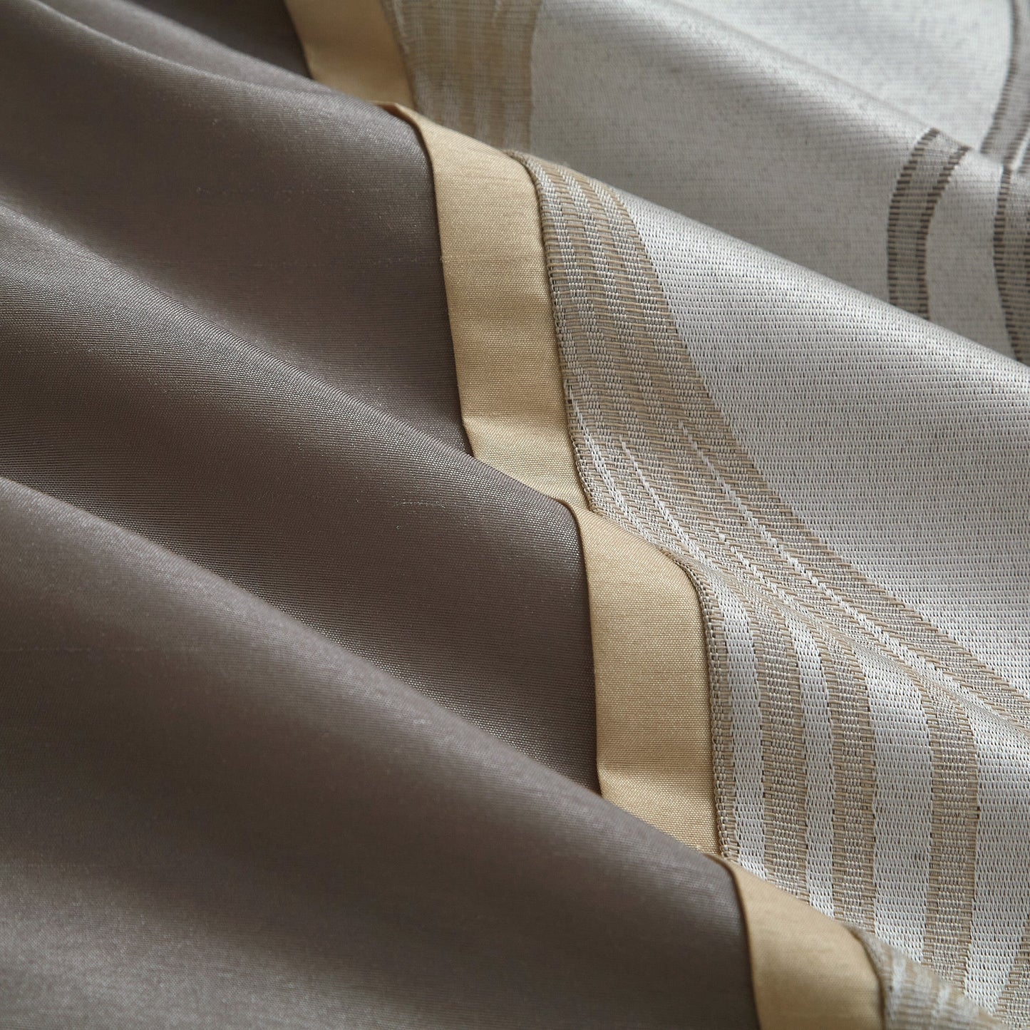 Ensemble de couette géométrique moderne 7 pièces Nanshing Daniella