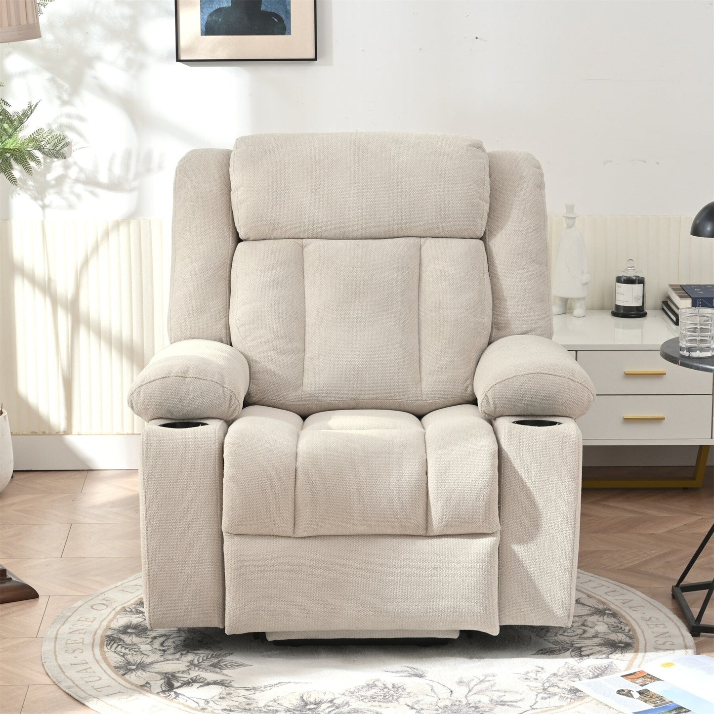 Fauteuil releveur électrique pour personnes âgées, en tissu, avec repose-pieds allongé, 2 porte-gobelets, poches latérales et télécommande.