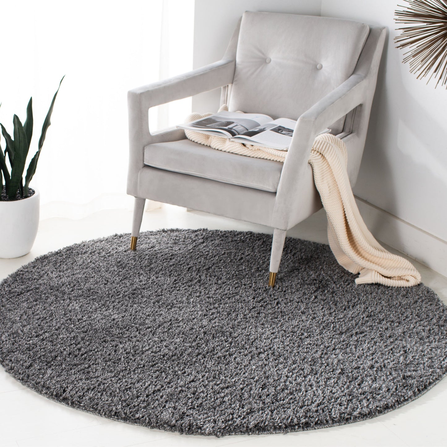 Tapis SAFAVIEH August Wilhelma Shag uni de 3 cm d'épaisseur