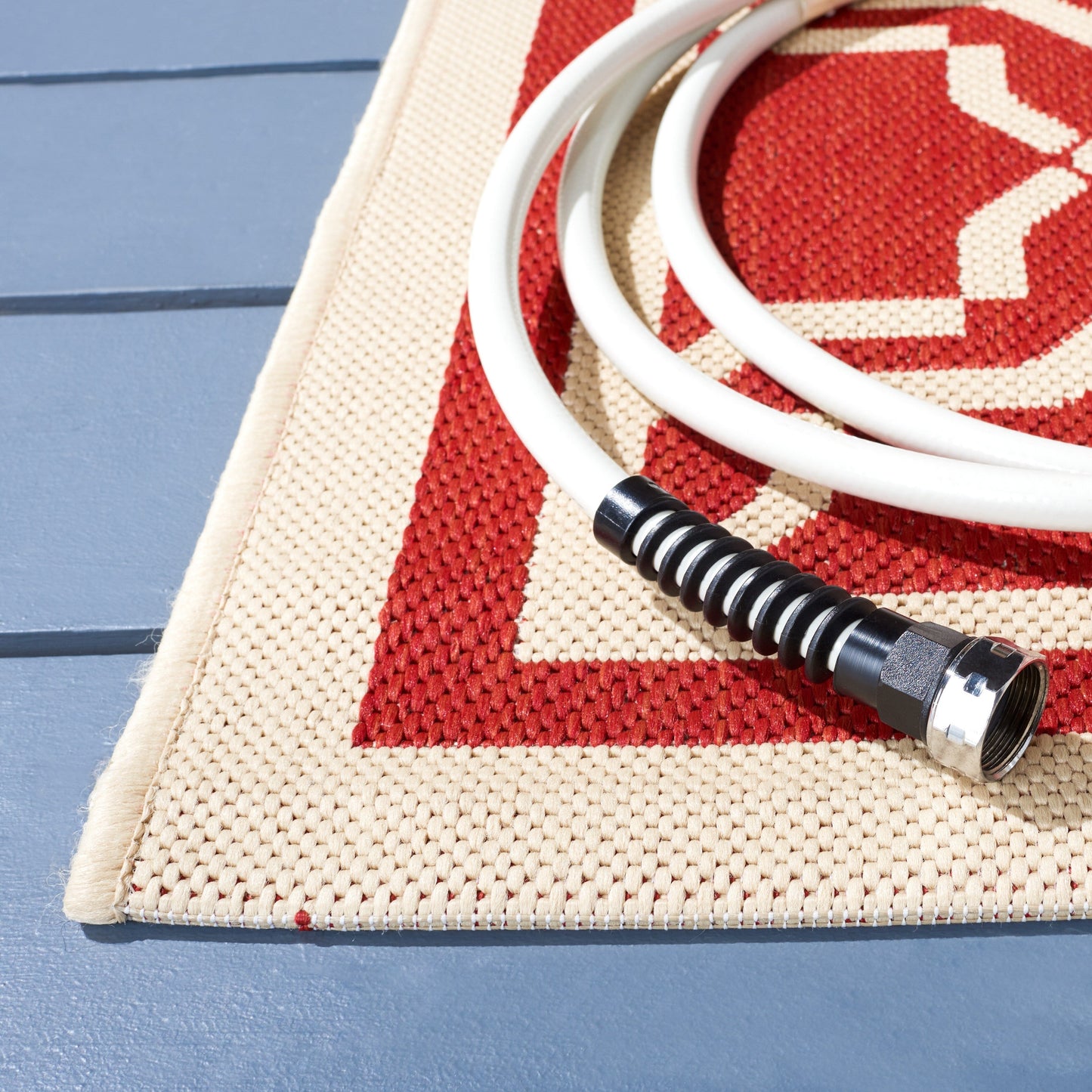 Tapis de jardin imperméable SAFAVIEH Courtyard Gulsin pour intérieur/extérieur