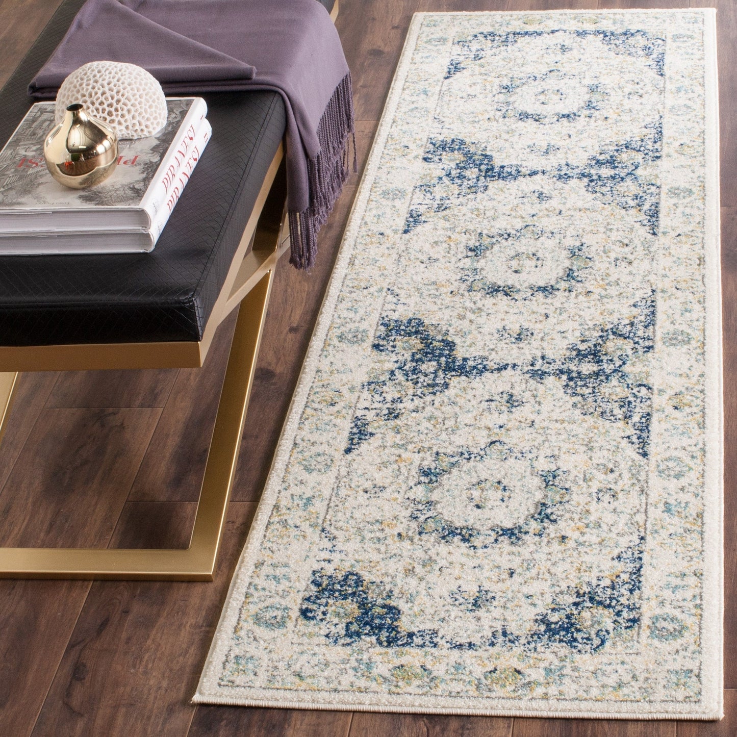 Tapis oriental vintage SAFAVIEH Evoke Jentje style shabby chic