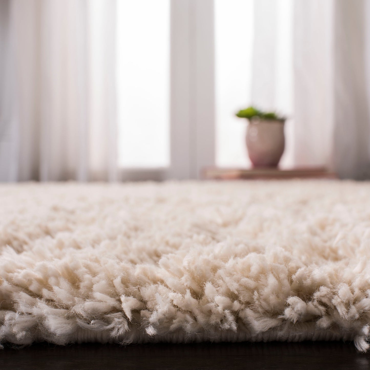 Tapis SAFAVIEH Fontana Shag Dagi uni de 5 cm d'épaisseur