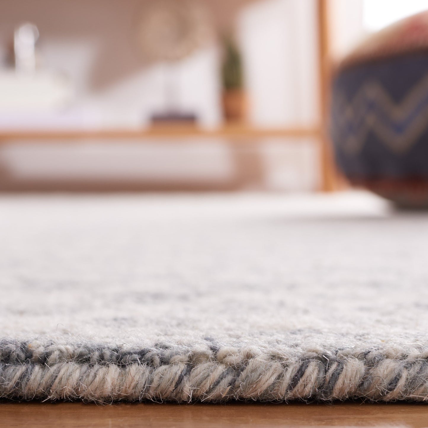 Tapis moderne en laine abstrait fait main SAFAVIEH Suhad