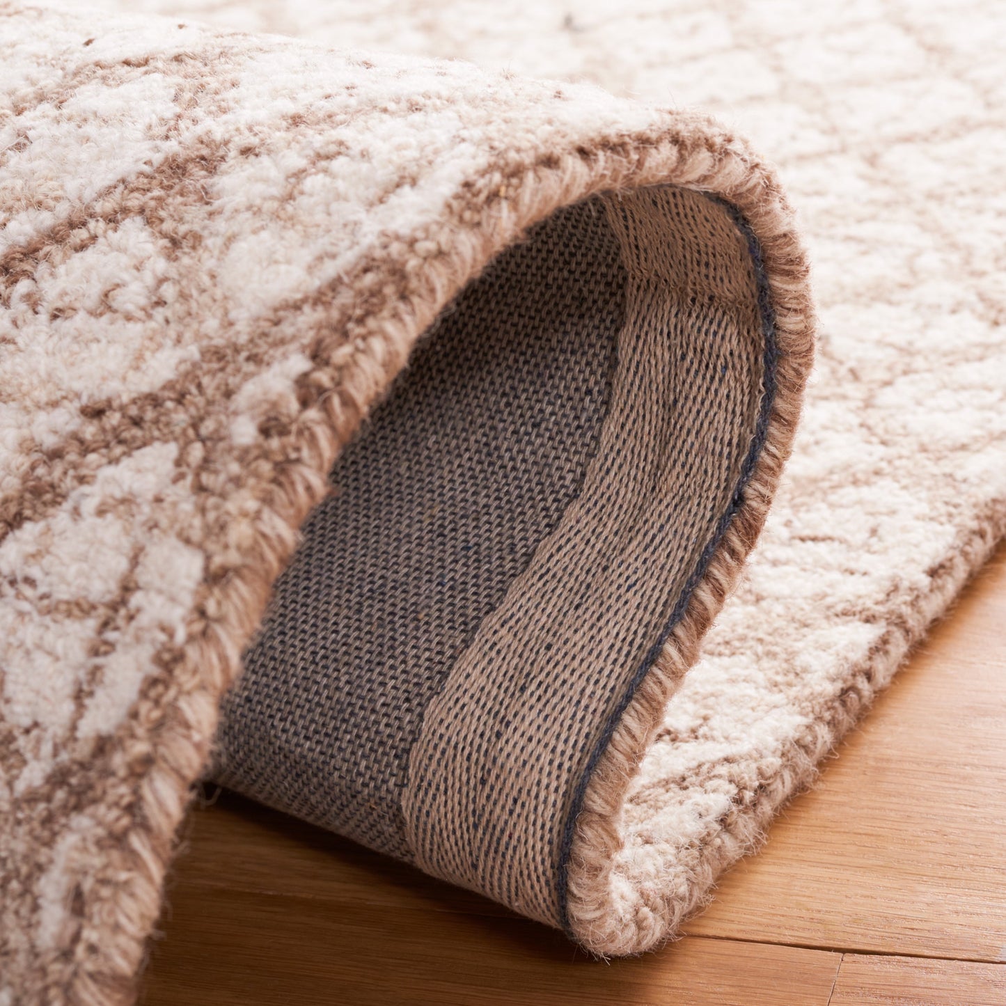 Tapis moderne en laine abstrait fait main SAFAVIEH Suhad