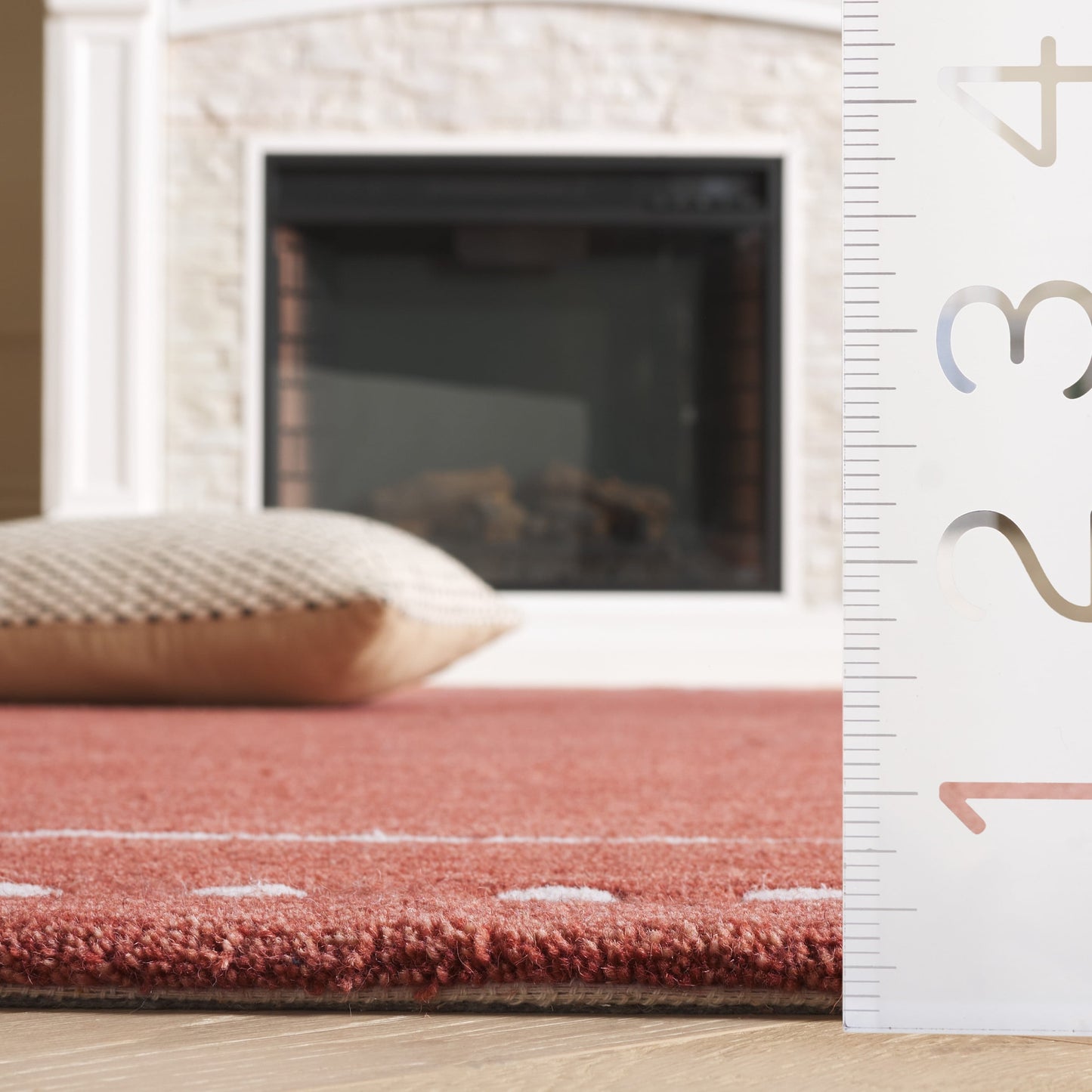 Tapis en laine SAFAVIEH Bella Mitana à bordure à pois, fait main