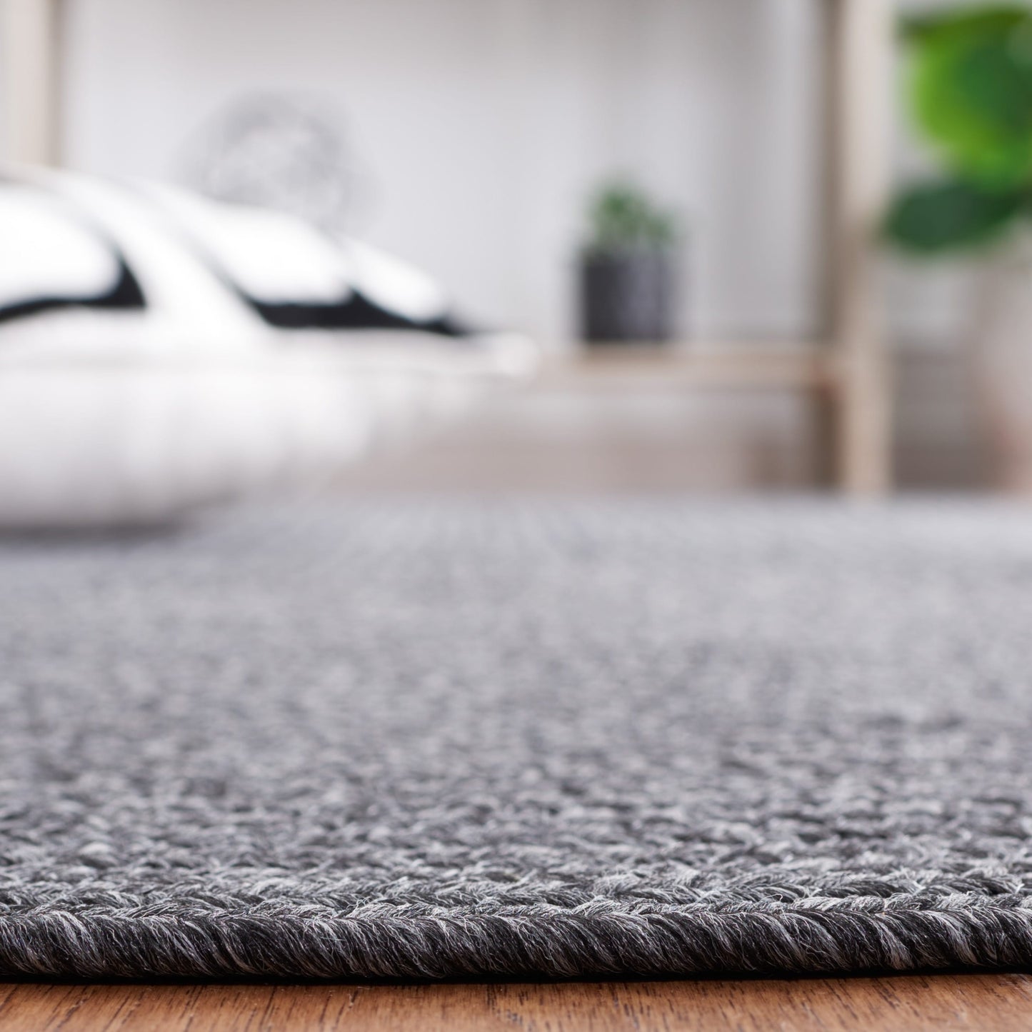 Tapis décontracté tressé à la main SAFAVIEH Anthi