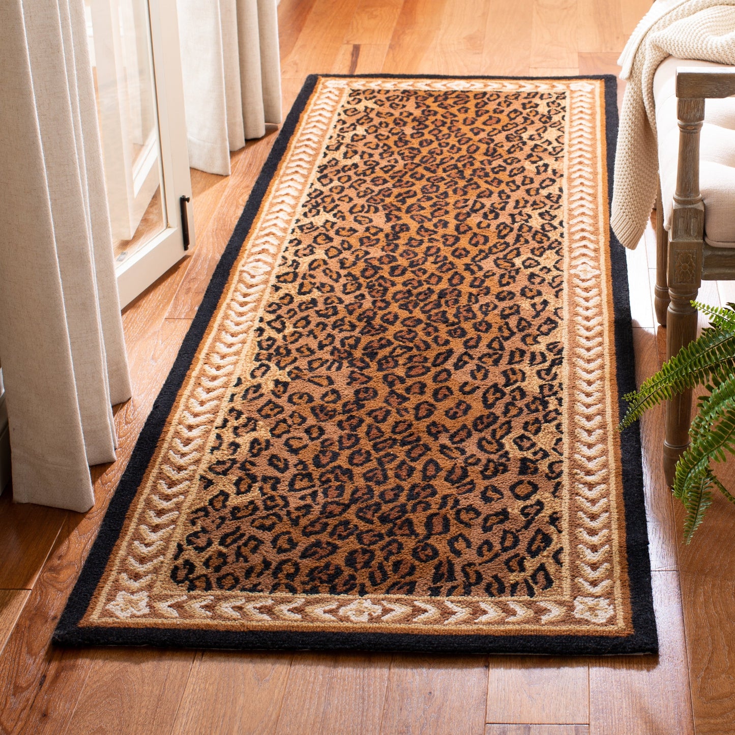 Tapis SAFAVIEH fait main Chelsea Solar Garden Leopard en laine de campagne française