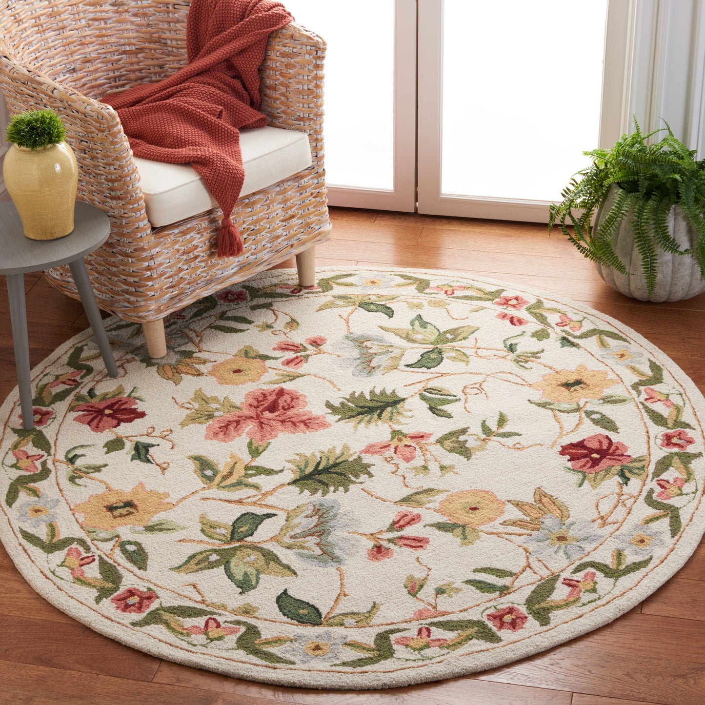 Tapis en laine SAFAVIEH fait main Chelsea Yauhenia à motif floral de style campagnard français