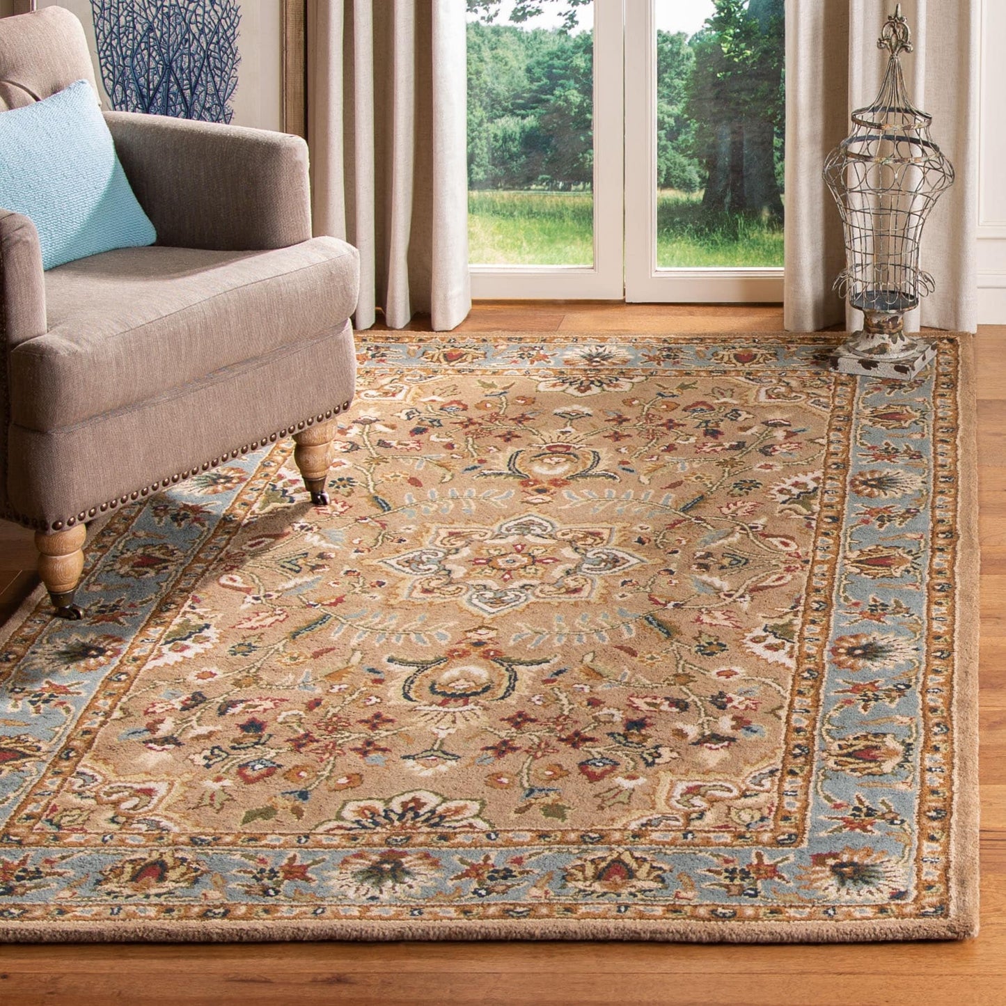 Tapis oriental traditionnel classique Marharita en laine SAFAVIEH fait main