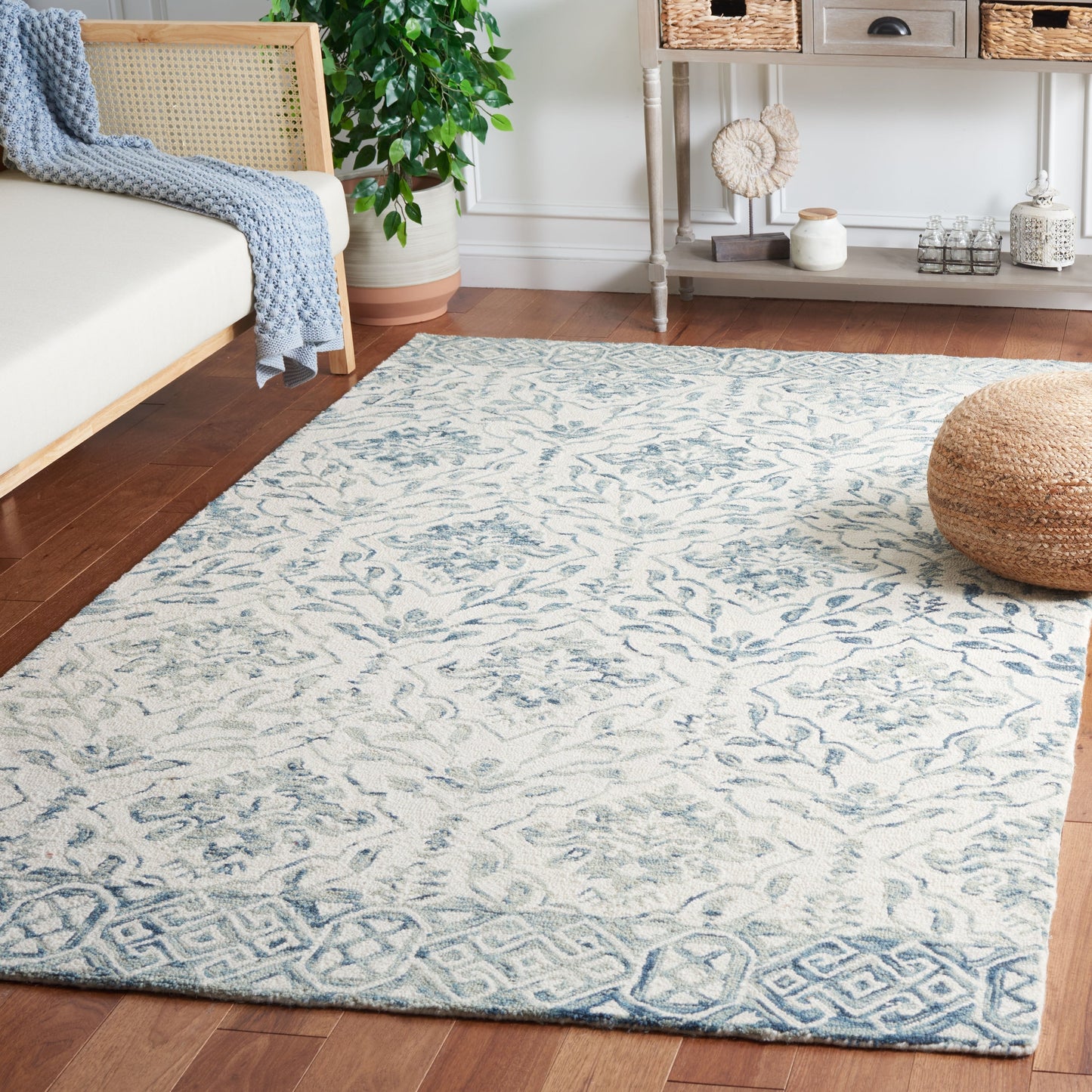 Tapis en laine Elvedina à motif floral, teint à la main par SAFAVIEH