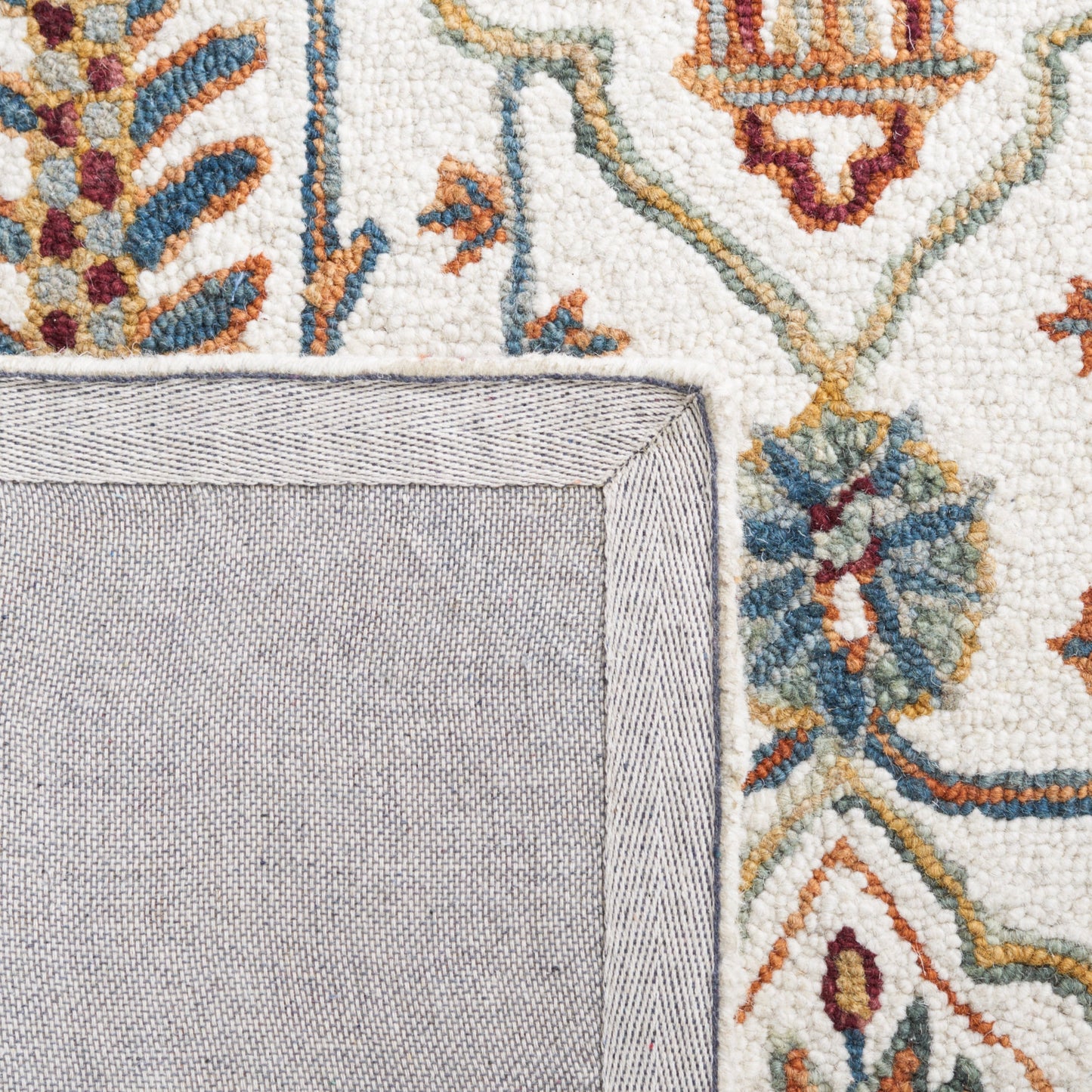 Tapis en laine à motif floral Snjolaug fait main SAFAVIEH Heritage