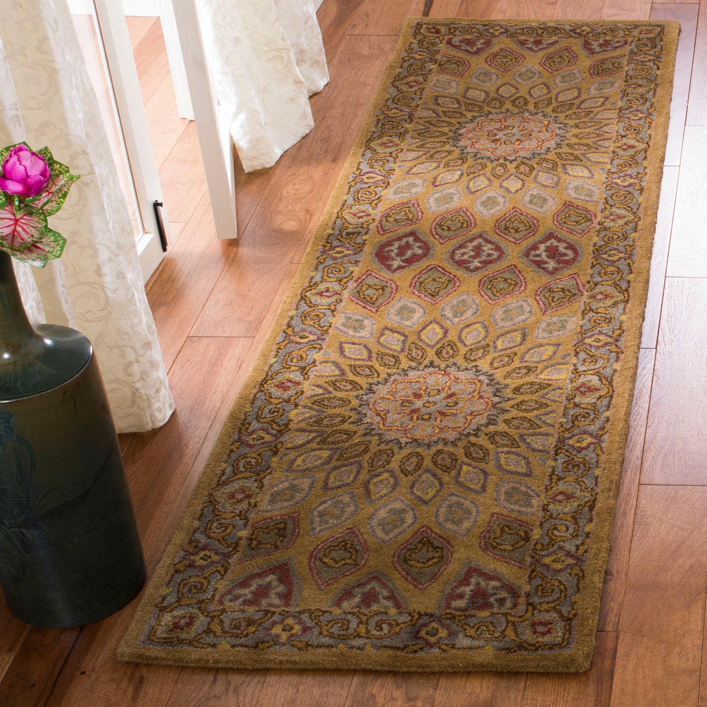 Tapis oriental traditionnel en laine SAFAVIEH fait main, modèle Heritage Wayfarer