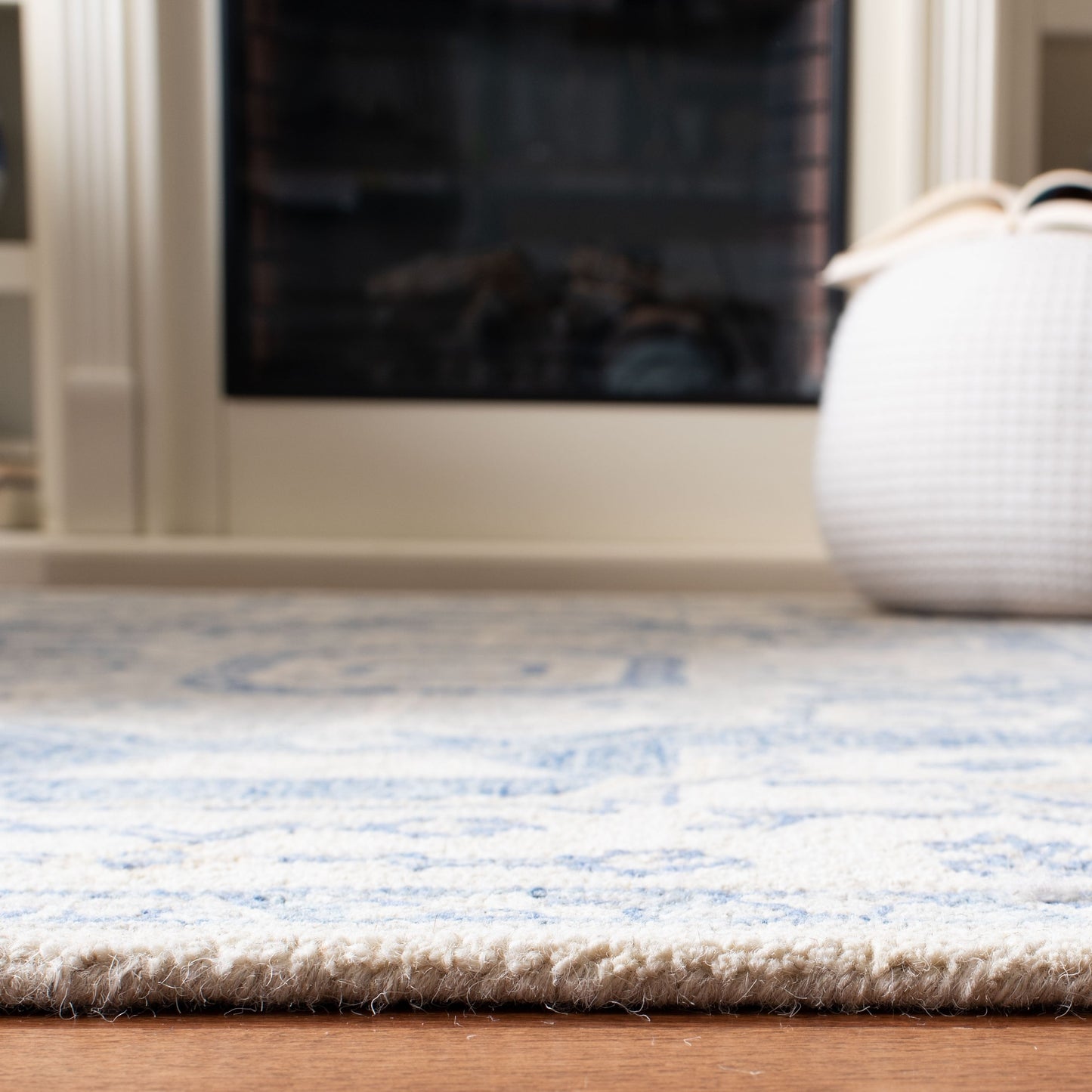 Tapis en laine SAFAVIEH à micro-boucles, motif médaillon Gulseven, fait main