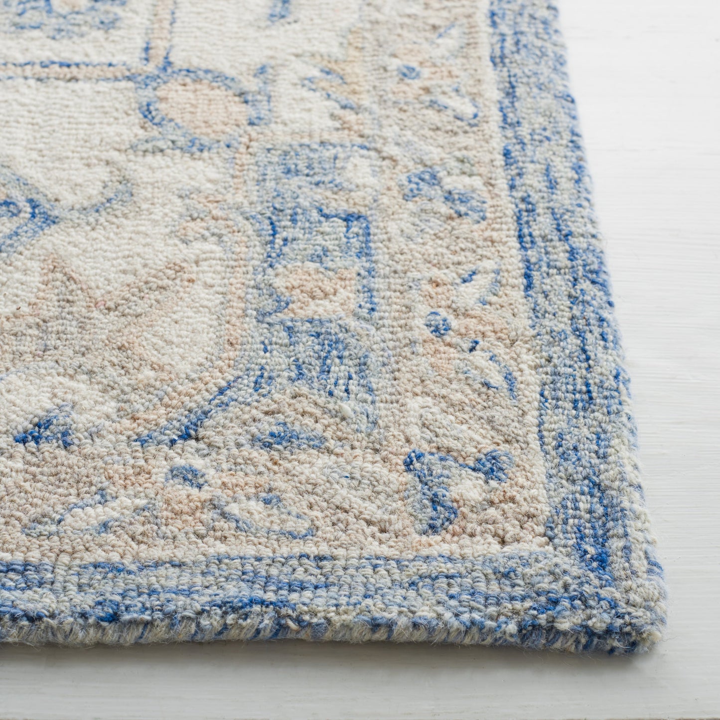 Tapis en laine SAFAVIEH à micro-boucles, motif médaillon Gulseven, fait main