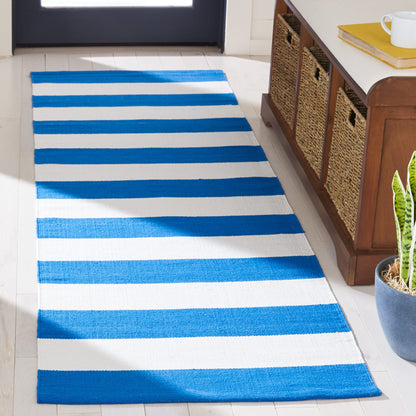 Tapis SAFAVIEH Montauk à rayures Geltrude en coton tissé plat fait main