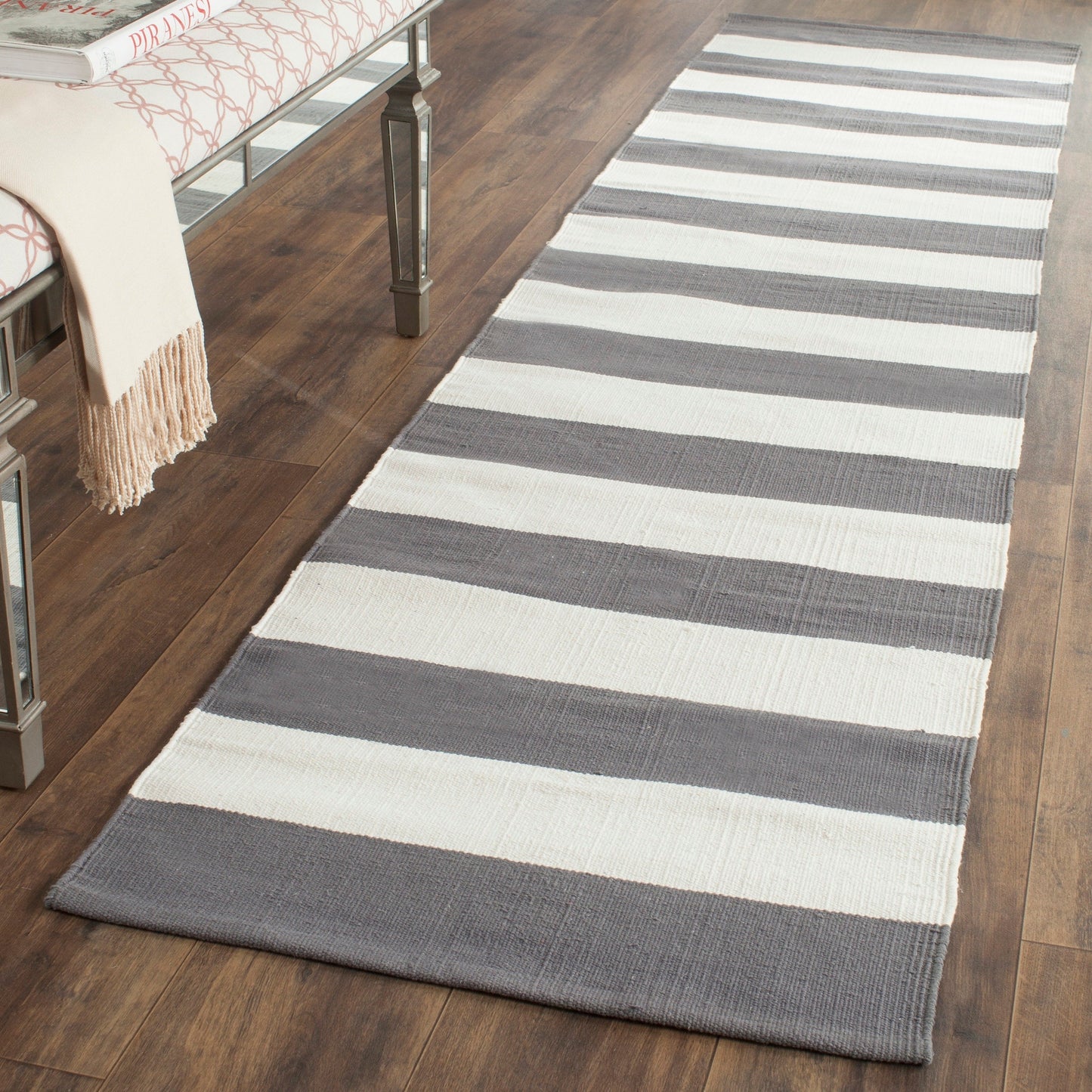 Tapis SAFAVIEH Montauk à rayures Geltrude en coton tissé plat fait main