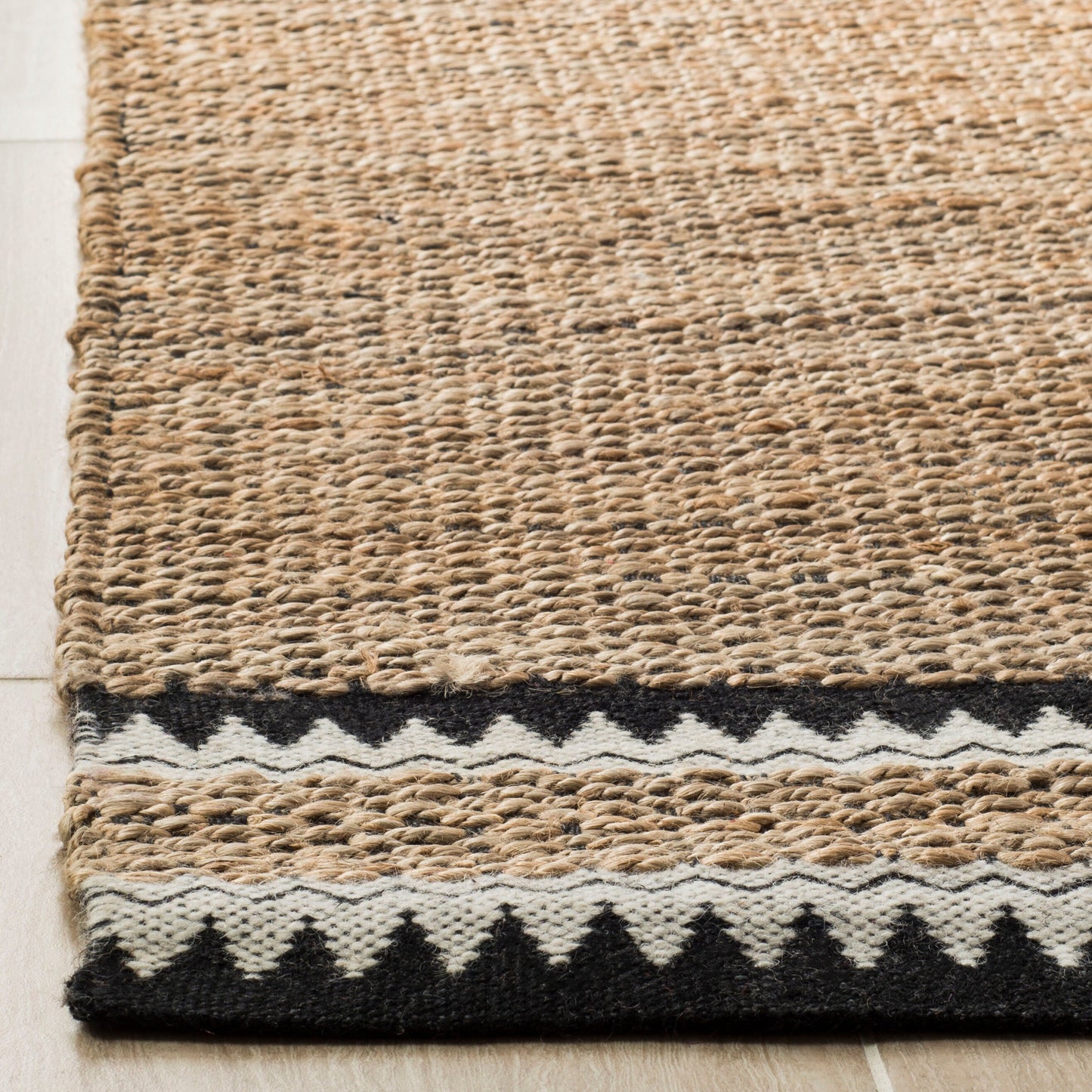 Tapis en jute bohème Jokelien en fibres naturelles fait main SAFAVIEH
