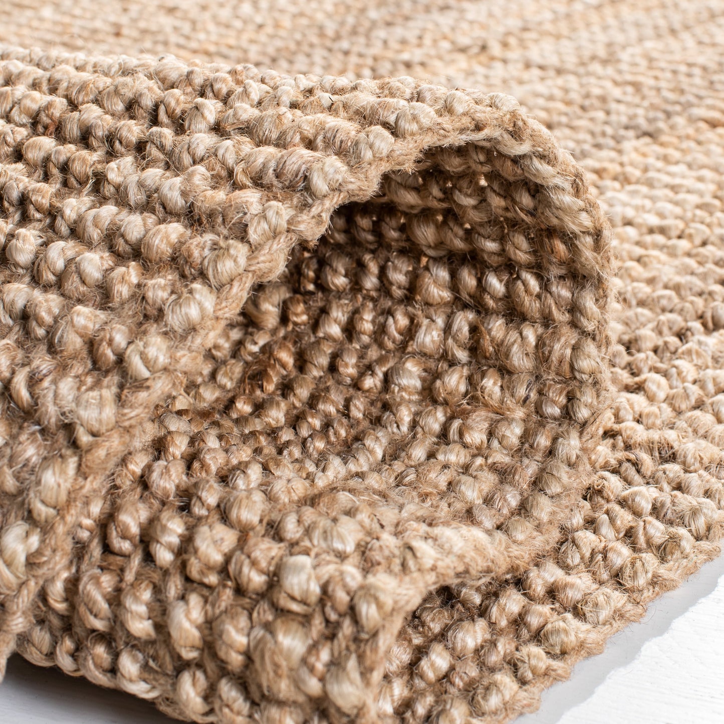 Tapis SAFAVIEH Mirnesa en jute naturel fait main avec franges