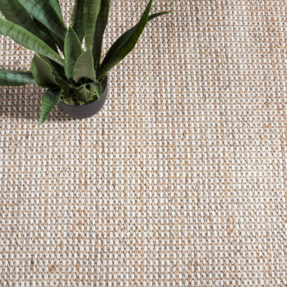 Tapis SAFAVIEH fait main en fibres naturelles Yareli, jute et laine.