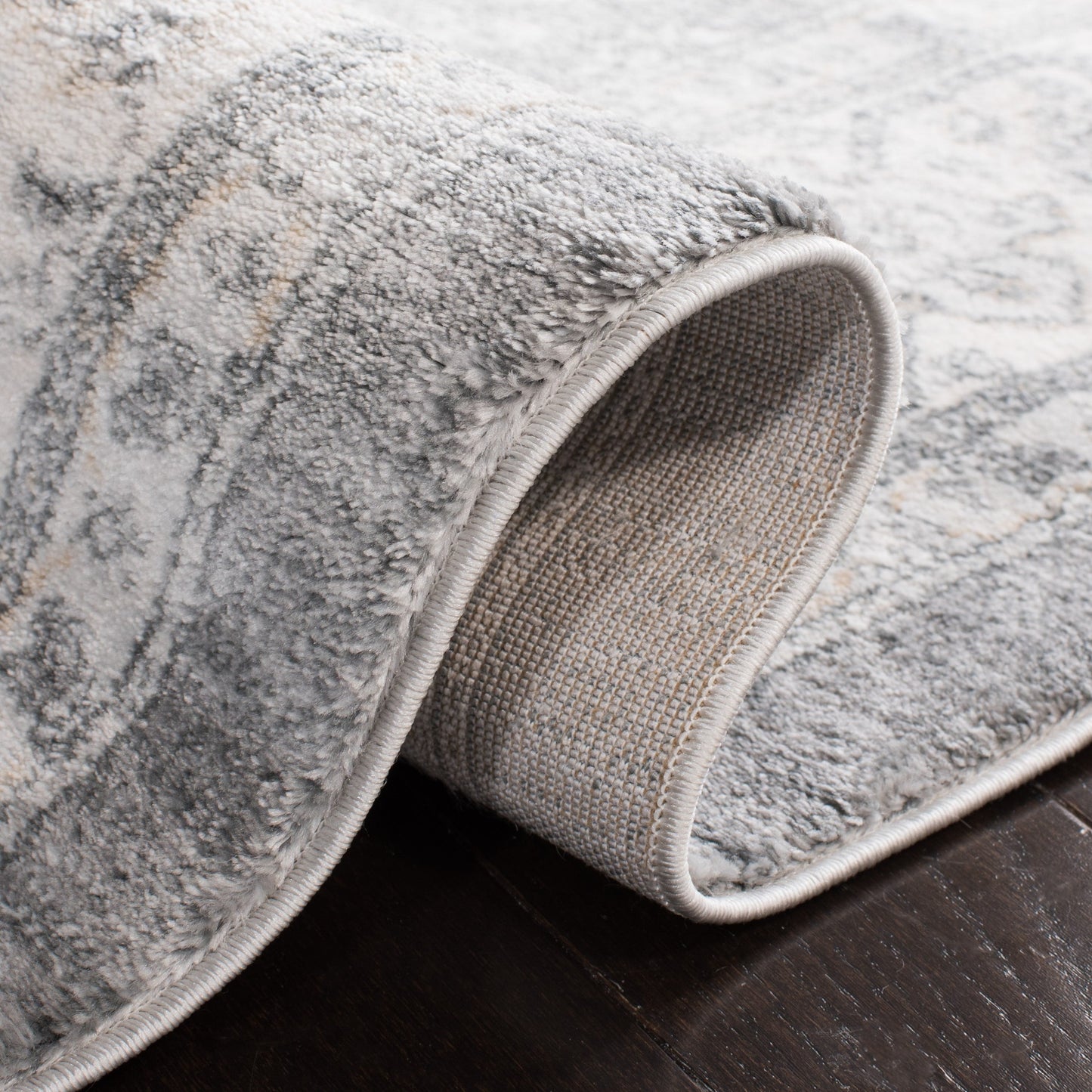 Tapis oriental traditionnel SAFAVIEH Isabella Roxann