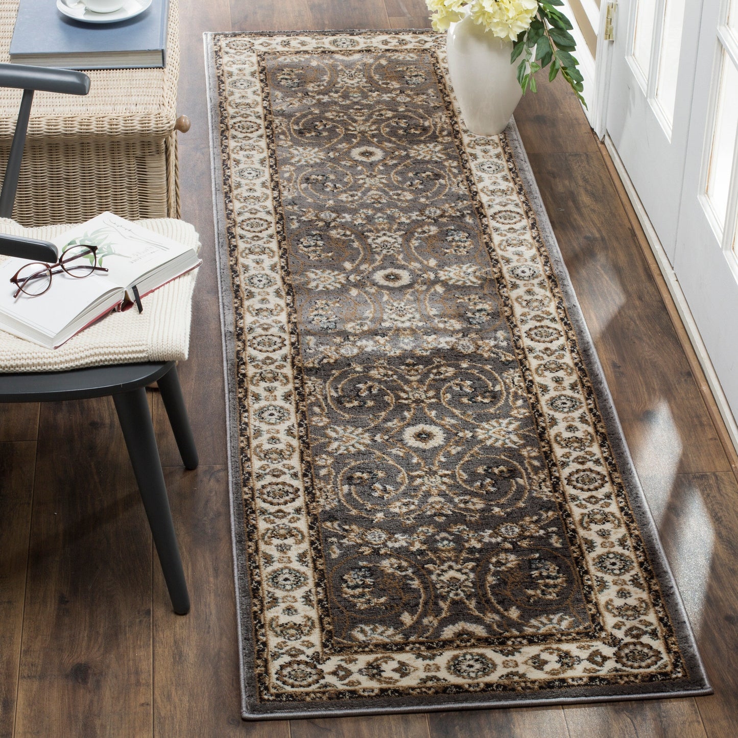 Tapis oriental traditionnel SAFAVIEH Lyndhurst Sydell